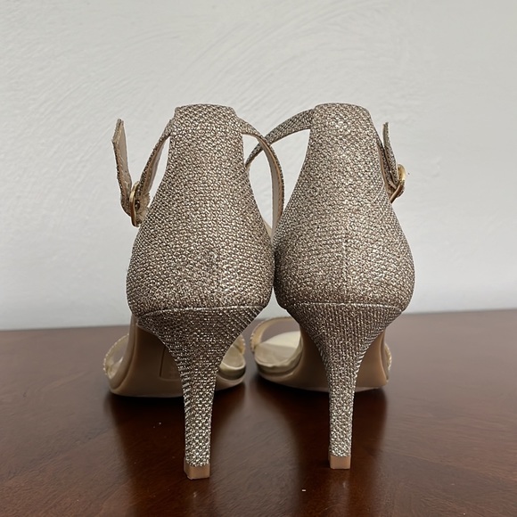 Bandolino Madia Open Toe Sandals - Picture 5 of 6